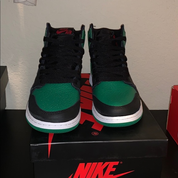 pine green ones grade school